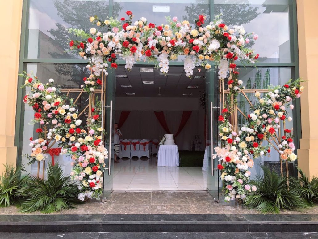 Xu thế trang trí không gian cưới bằng hoa lụa