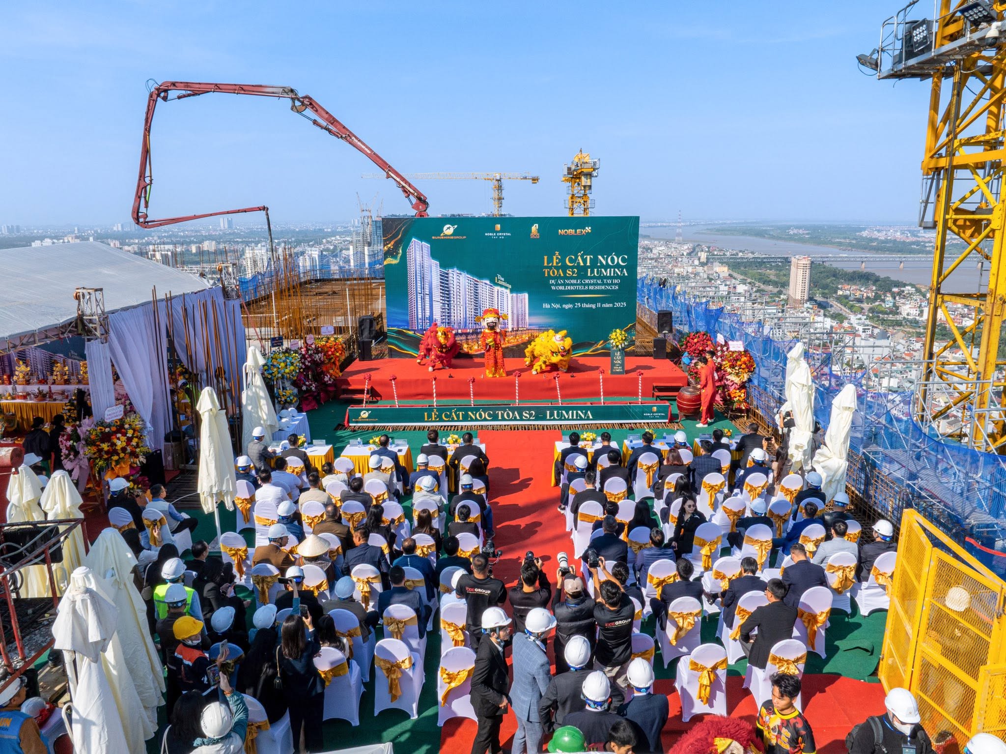 TỔ CHỨC LỄ CẤT NÓC