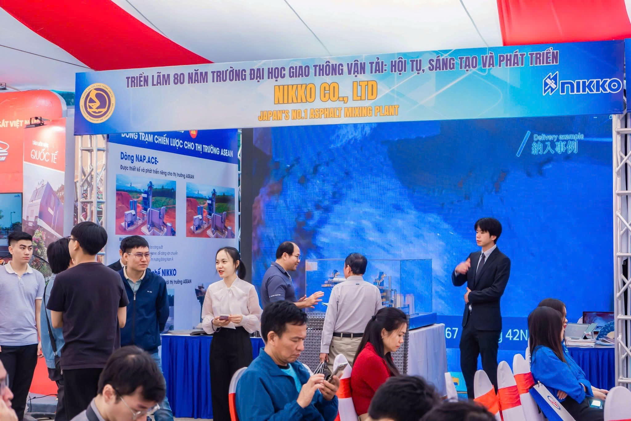 tổ chức sự kiện
